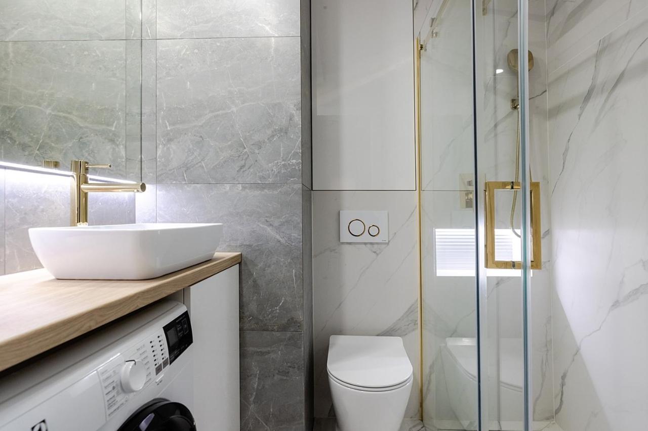 Apartment Wola, Wi-Fi, Smart Lock, Air Condition Varsó Kültér fotó