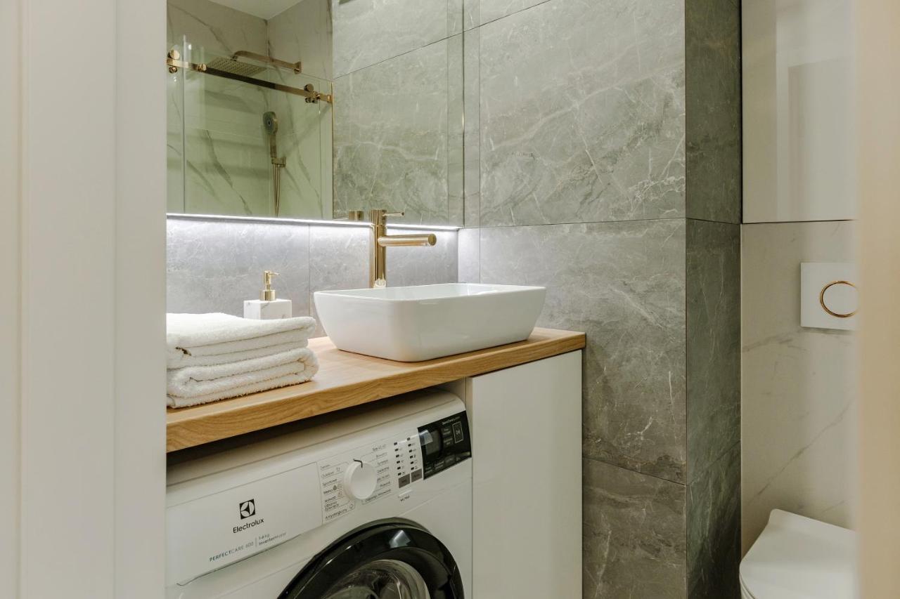 Apartment Wola, Wi-Fi, Smart Lock, Air Condition Varsó Kültér fotó