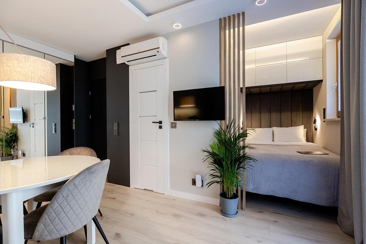 Apartment Wola, Wi-Fi, Smart Lock, Air Condition Varsó Kültér fotó