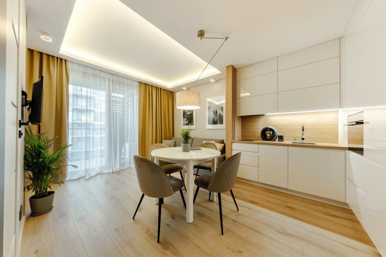 Apartment Wola, Wi-Fi, Smart Lock, Air Condition Varsó Kültér fotó